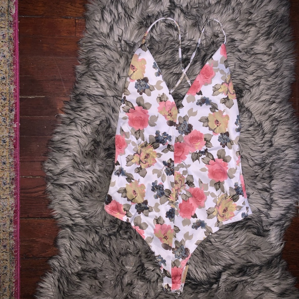 ♡FLORAL BODYSUIT♡